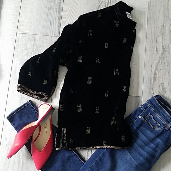 Chico's Tops - 🎈REDUCED! Chicos Asian Inspired Black Velvet Top